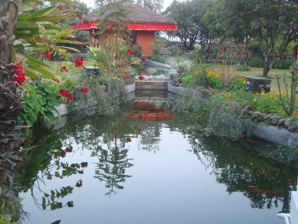 Shangri-La Village Resort, Pokhara Exterior foto